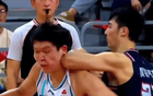 楊瀚森對(duì)抗強(qiáng)度高，NCAA球員肘擊照曝光